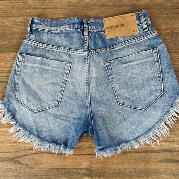 One Teaspoon Worn Out Hendrixe Outlaws Mid Length Denim Shorts-Size 26 - Picture 5 of 13